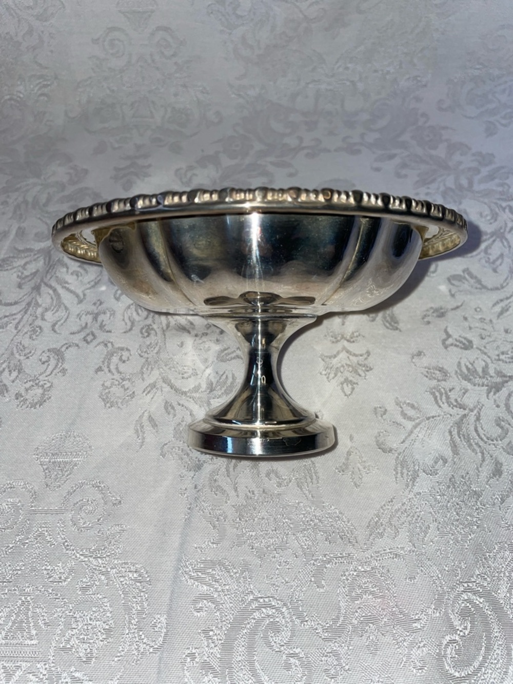 Vintage Oneida Silver Pedestal Serving Bowl Decorative Silverplate - Picture 2 of 5